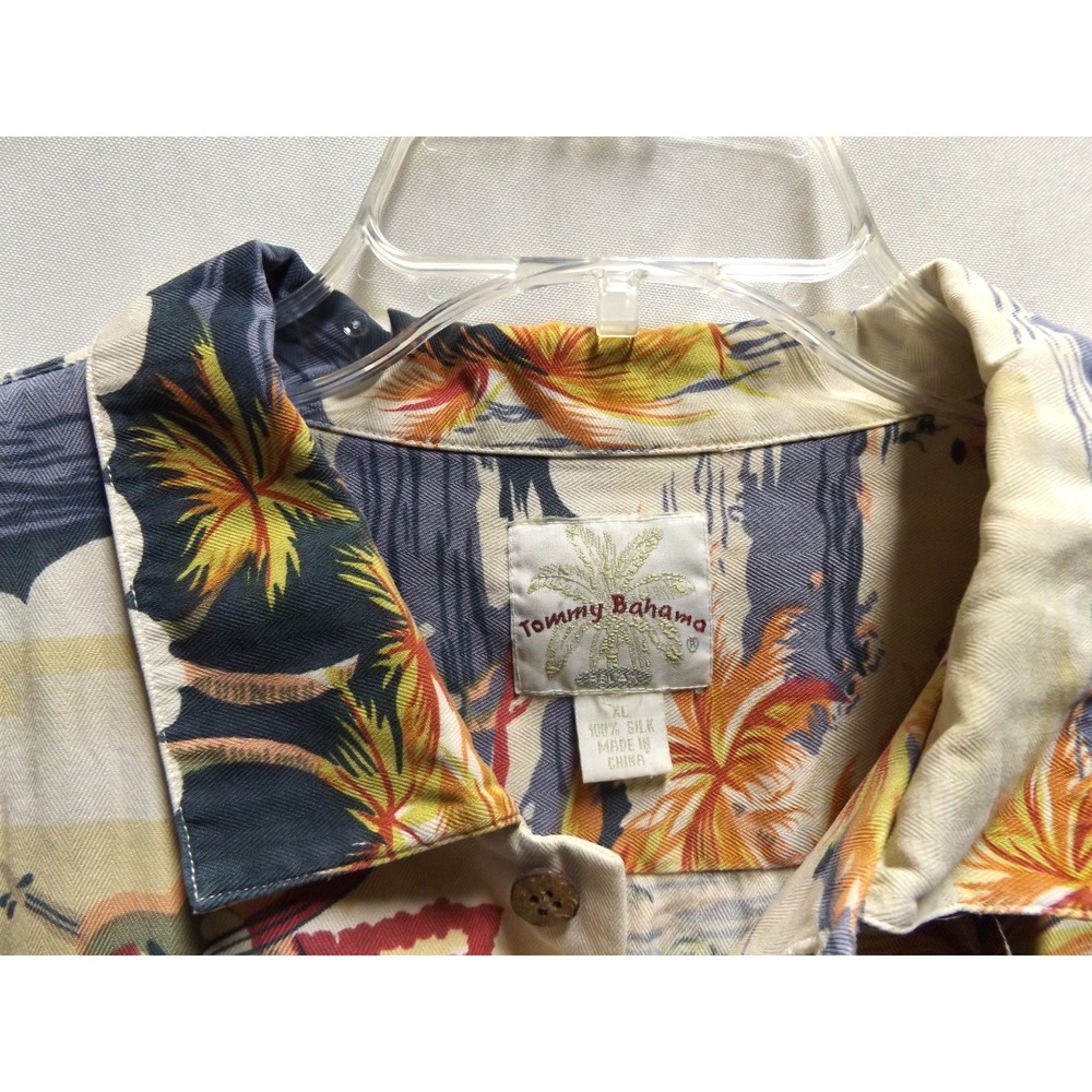 Tommy Bahama Hawaiian Shirt, ALL OVER PRINT, 100% Silk Sz XL, pit to pit 24"‎ - Picture 3 of 7